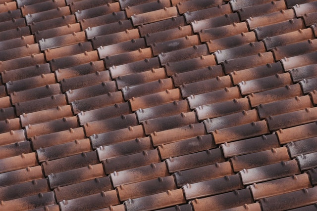 4 Common Causes of Black Streaks on Your Roof Shingles